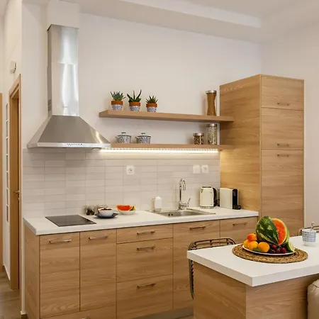 Blue Jasmine * Hriszí Aktí Haniá